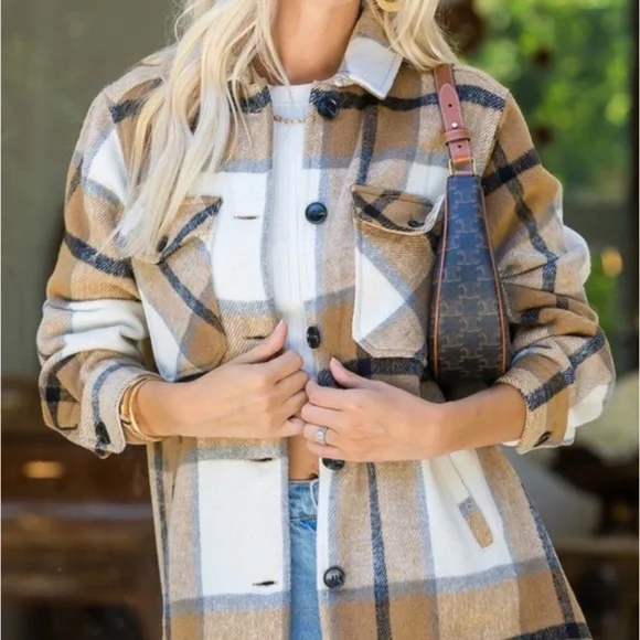 ‼️SOLD‼️New Women’s Taupe Plaid Thick Warm Comfortable Fall Shacket - Picture 2 of 3